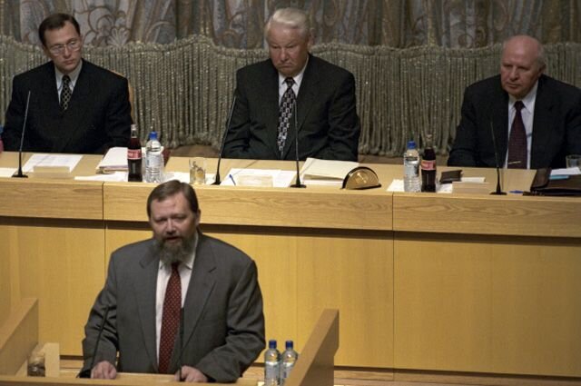 На переднем плане — глава ЦБ С.К. Дубинин