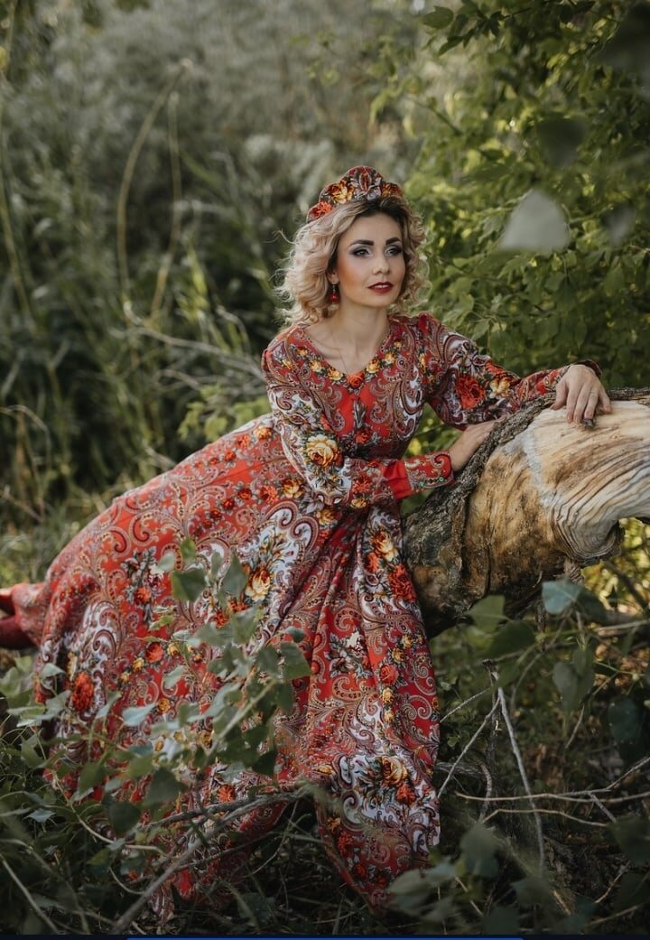 Наталья Долгалева, певица, исполнительница русских народных и авторских песен.