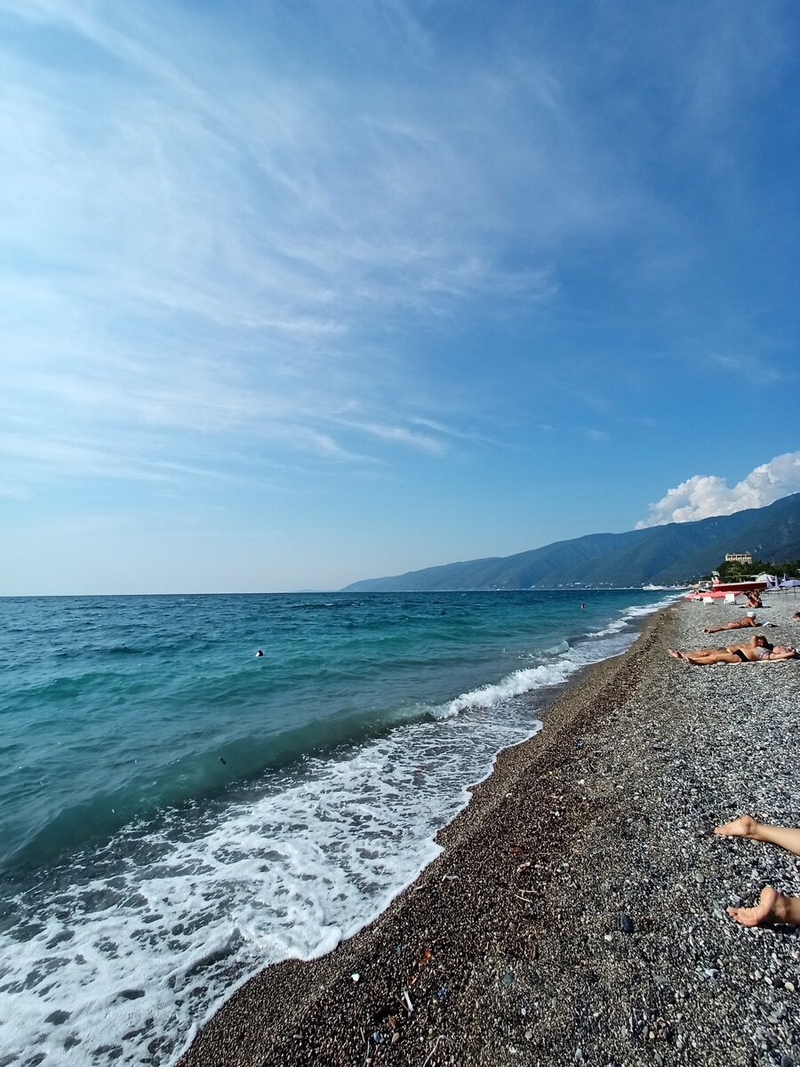 Лазурное море и горы в Гагре 💖