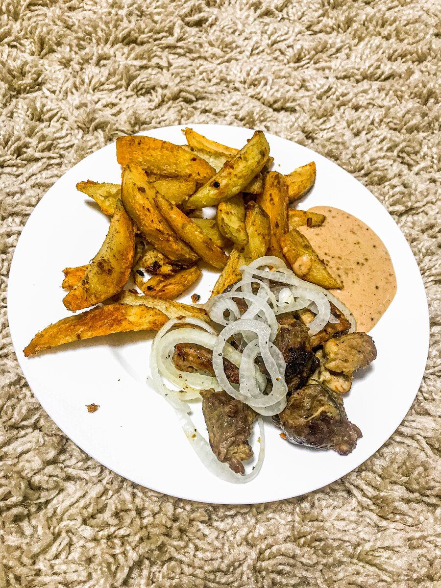 Соус: майонез, мёд, паприка, горчица зернистая