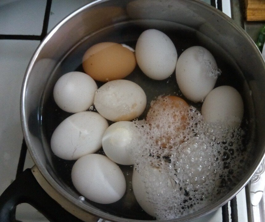 При приготовлении яиц всмятку неправильно...