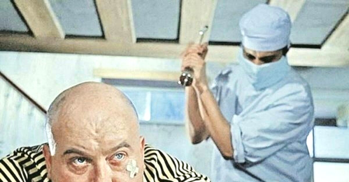 Так, личико подкололи - глазки, носогубку. Куда бы ещё добавить?..