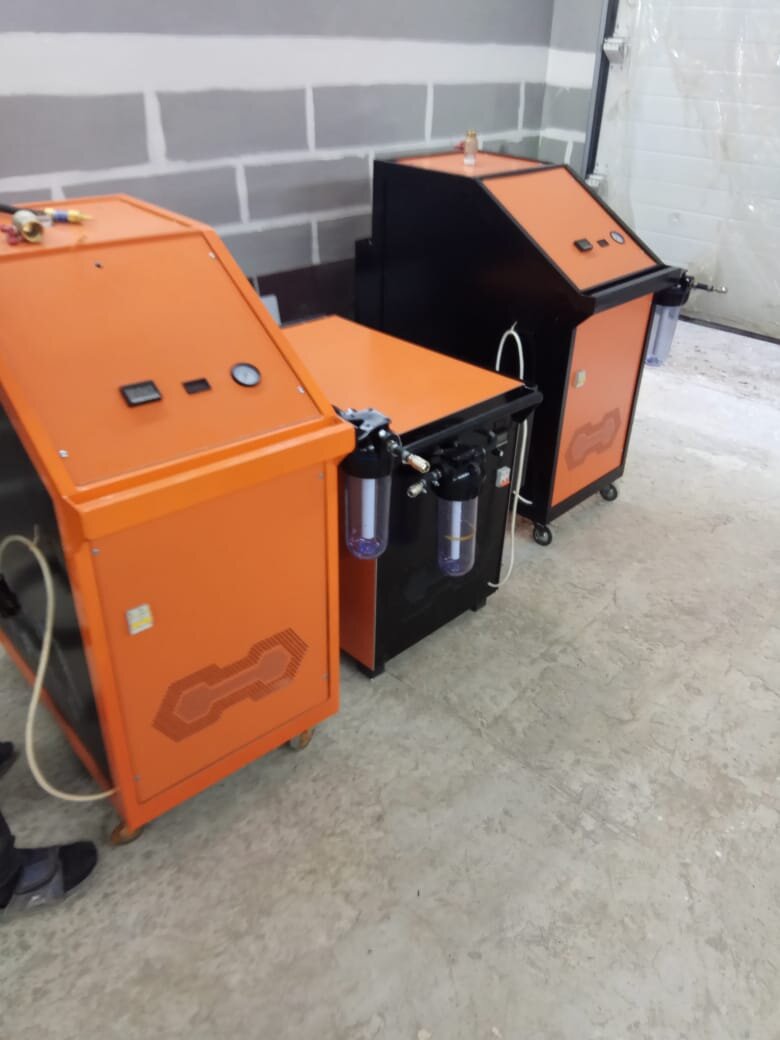 Аппараты водородной очистки двигателя от компании Водородинг Тип1 (посередине) Тип2 (2018 год)