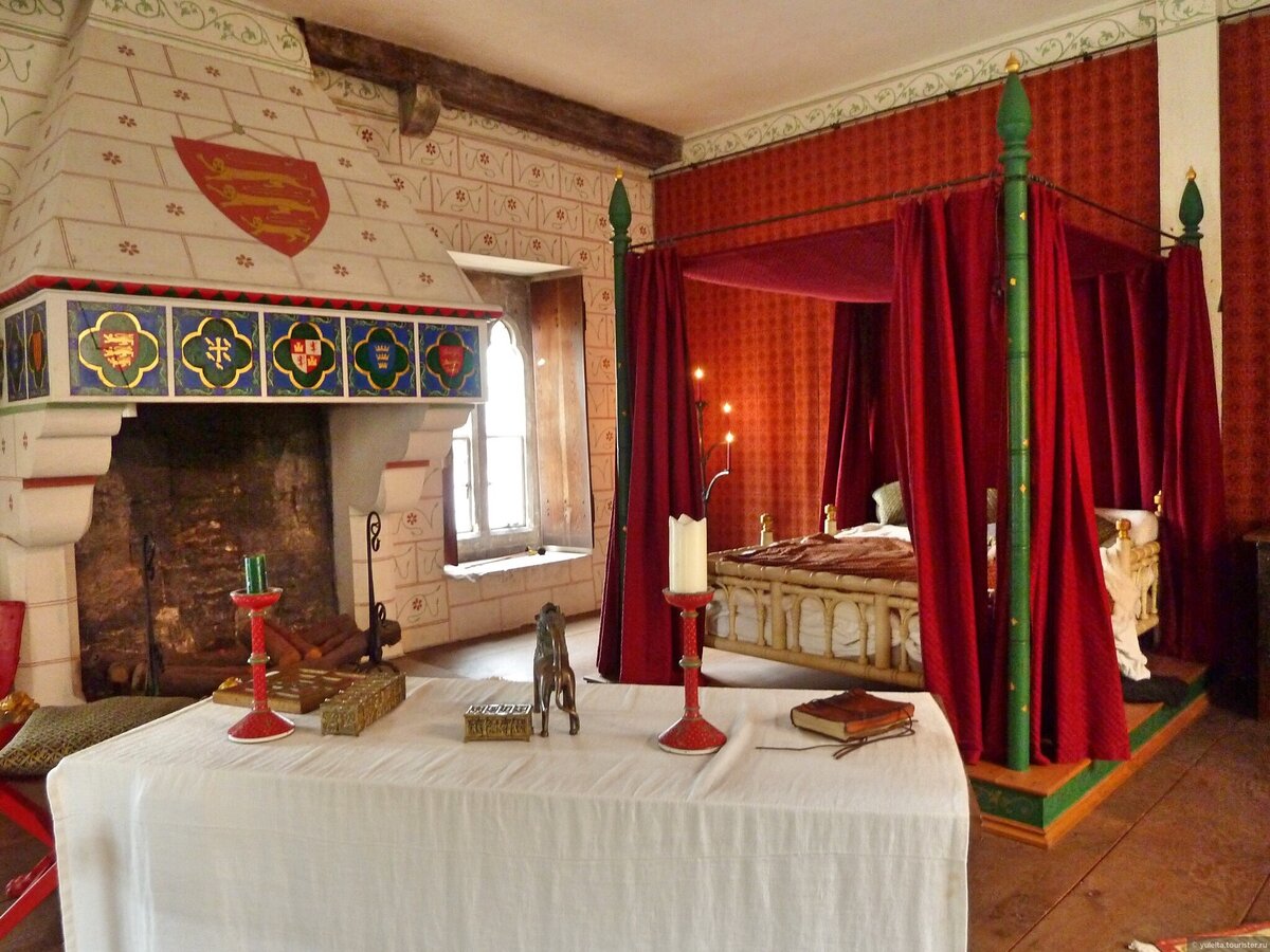 Кровать Эдуарда 1 в лондонском Тауэре. 