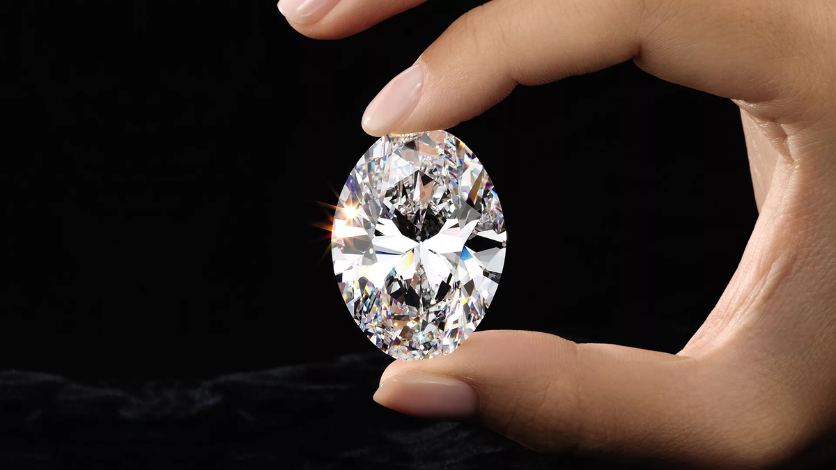 Инвестирование в драгоценности first class diamonds. Алмаз 50 карат размер.