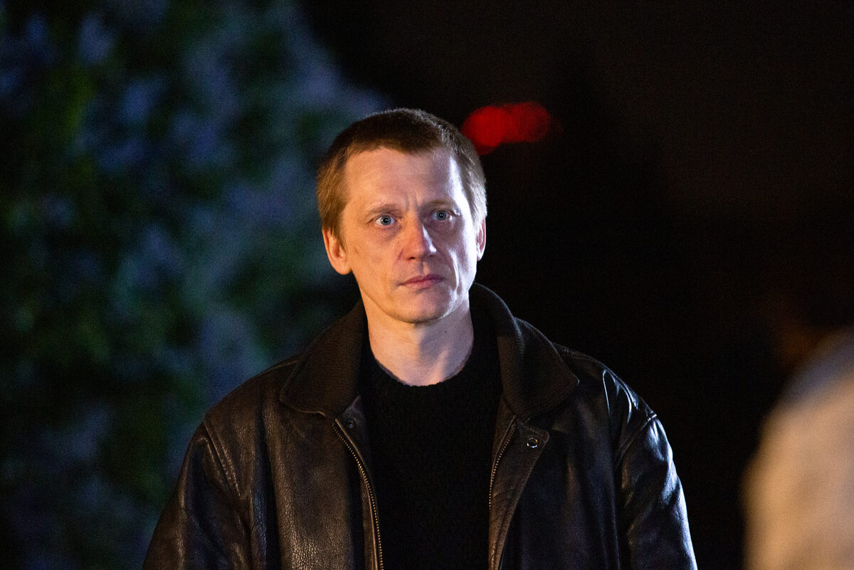 Олег Ягодин в роли Черепанова. Источник фото: https://www.kino-teatr.ru/kino/movie/ros/145986/foto/i2/1093826/