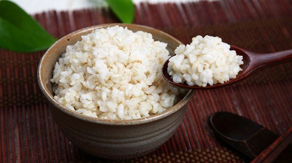 Рис с овощами и спаржей по-корейски