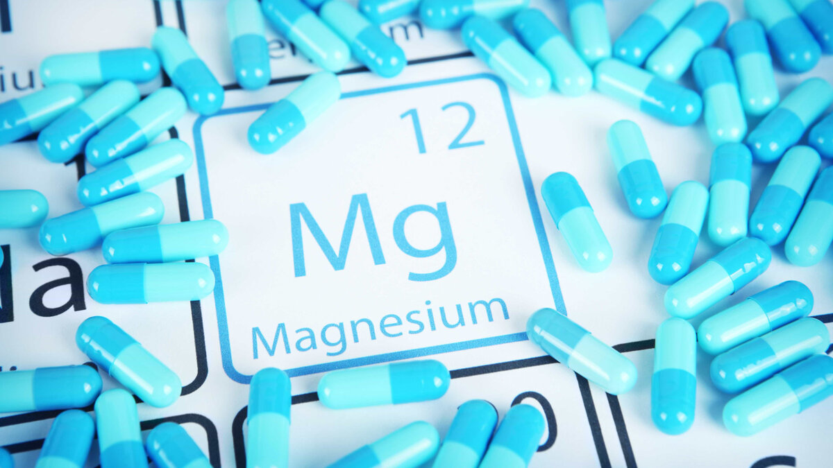 Deficiența de magneziu în organism duce la diferite simptome: hipertensiune arterială, crampe la nivelul membrelor, dureri de cap frecvente (migrene), insomnie, depresie și tulburări de memorie.-5