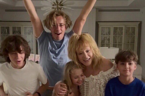 Как с 10-летним юбилеем Алла Пугачёва Лизу и Гарри поздравила осенью 2023 года - ФОТО эксклюзив