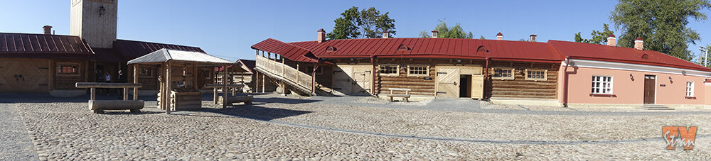 Во дворе станционного смотрителя...