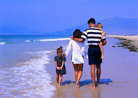 Мать всех морей. Семья на море. Путешествие с семьей. Путешествие на море с семьей. Семья путешествует.