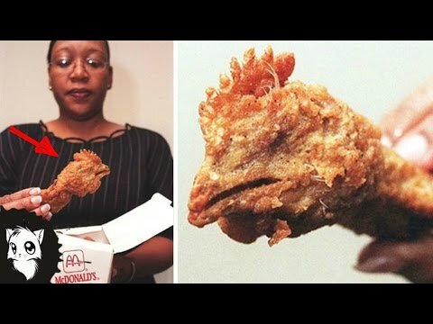 В наггетсах случайно оказалась зажаренная куриная голова. А что, тоже неплохо)