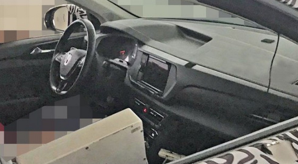 В мае Volkswagen показал экстерьер и дал название для Китайского рынка, он станет первым на данном рынке: там будут продовать под названием Tharu. Длина Volkswagen Tharu равна 4 453 мм, ширина – 1 841 мм, высота – 1 620 мм, колесная база – 2 680 мм. Габариты Skoda Karoq, предназначенного для Китая: 4 432/1 841/1 614 мм, колесная база – 2 688 мм. Но возможно что в других странах эта модель будет "короткой"