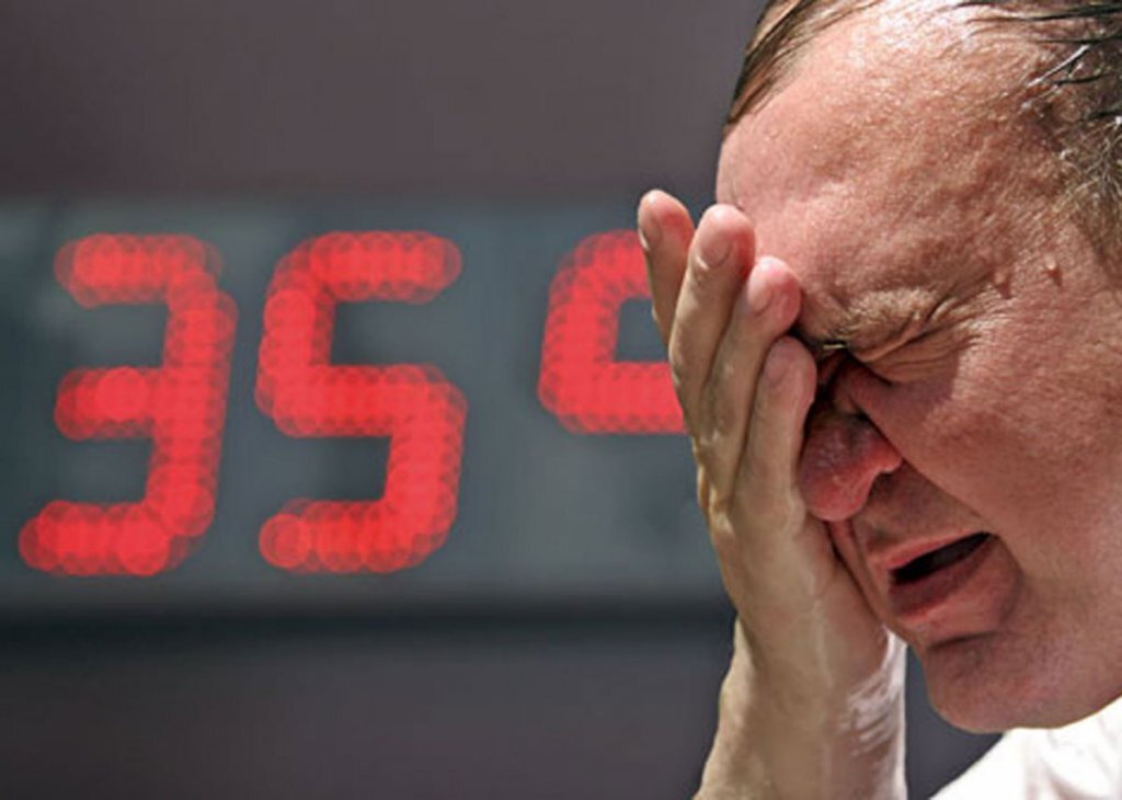 Не забывайте брать с собой бутылку прохладной воды и отдыхать в теньке, если почувствуете недомогание