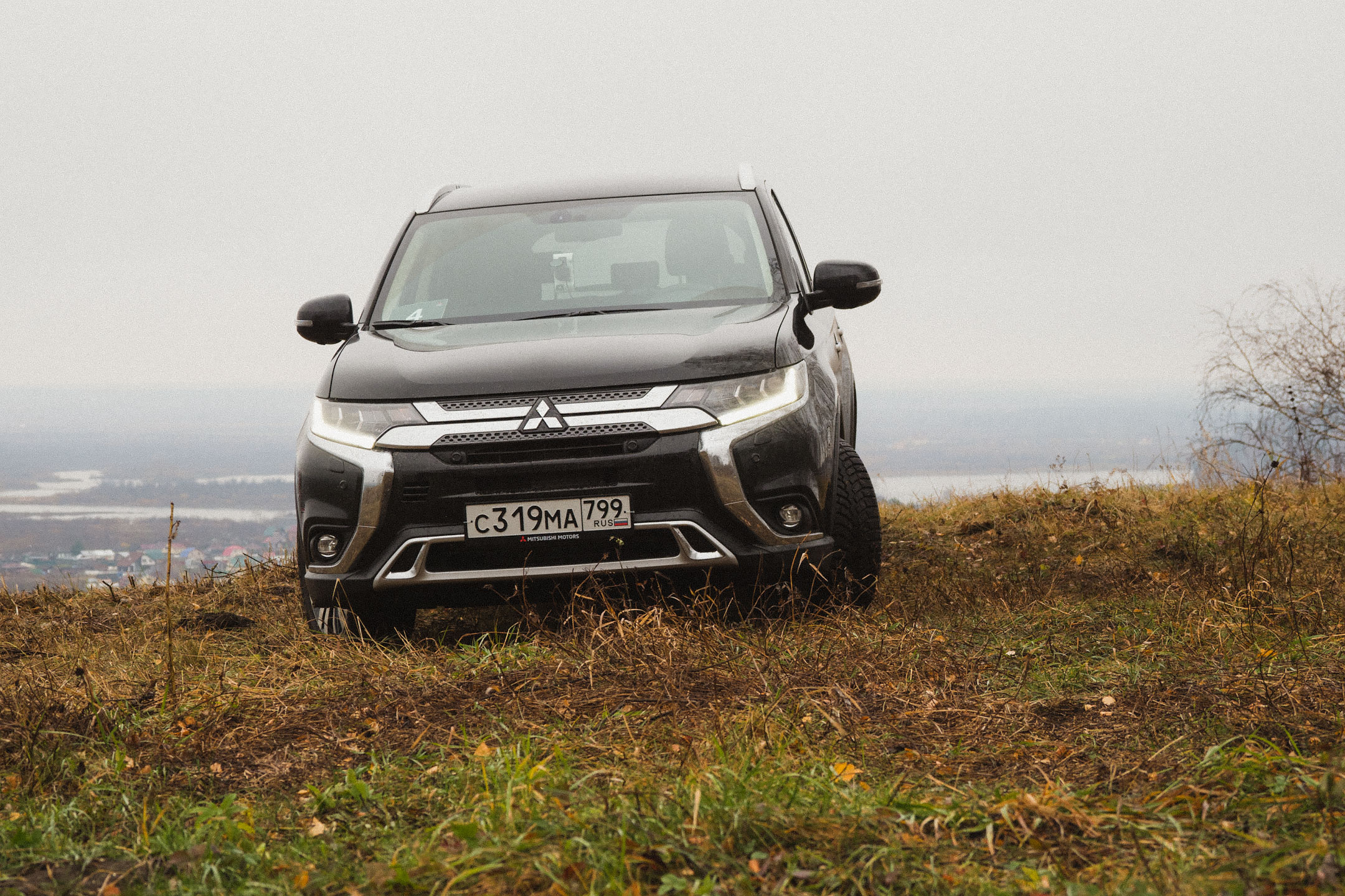 Mitsubishi outlander 2019 года фото