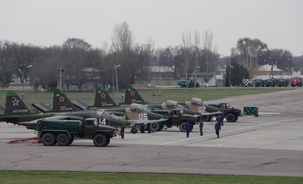 Киргизия кант военный городок