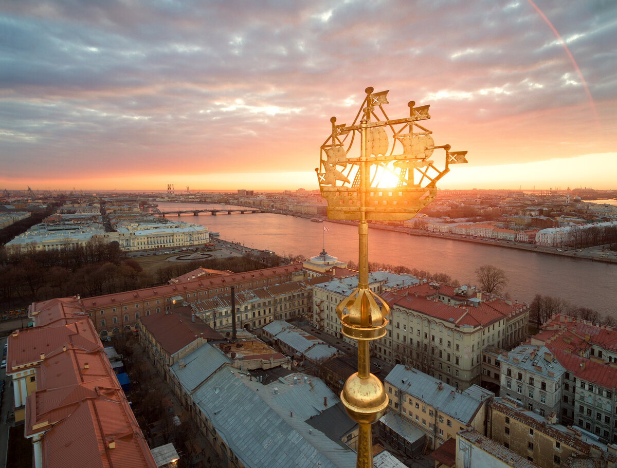 Кораблик на шпиле адмиралтейства в санкт петербурге фото