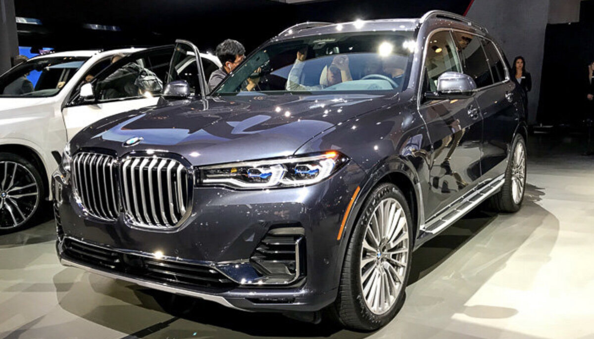 Самый последний семи. Кроссовер БМВ х7. БМВ x7 кроссовер. BMW x7 2015. БМВ х7 в новом кузове.