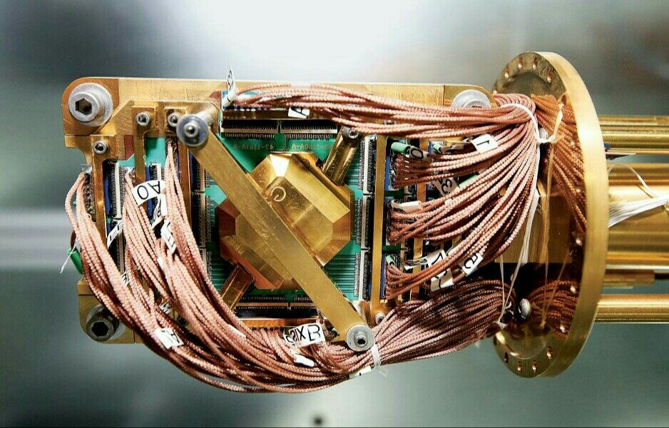 Выглядит страшновато, но это- будущее компьютеров.