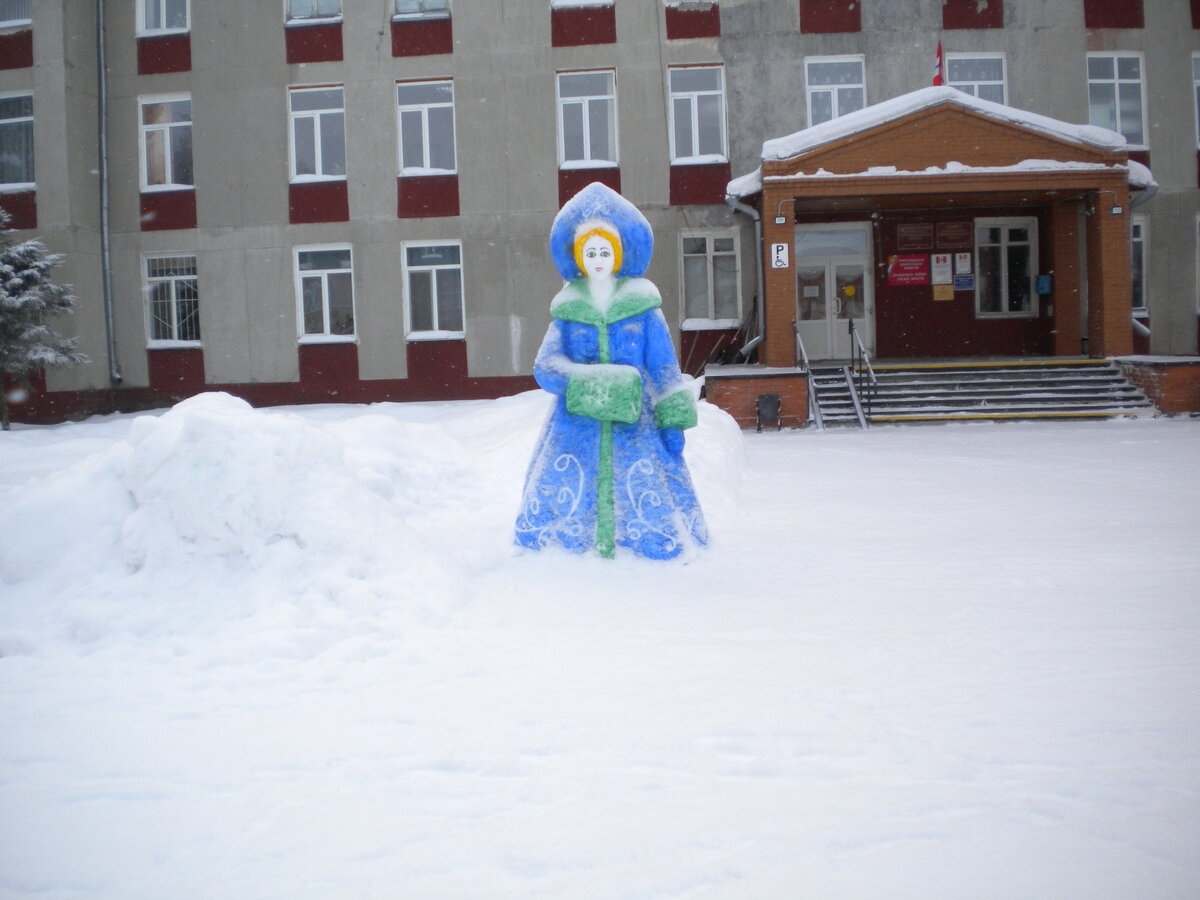 около администрации