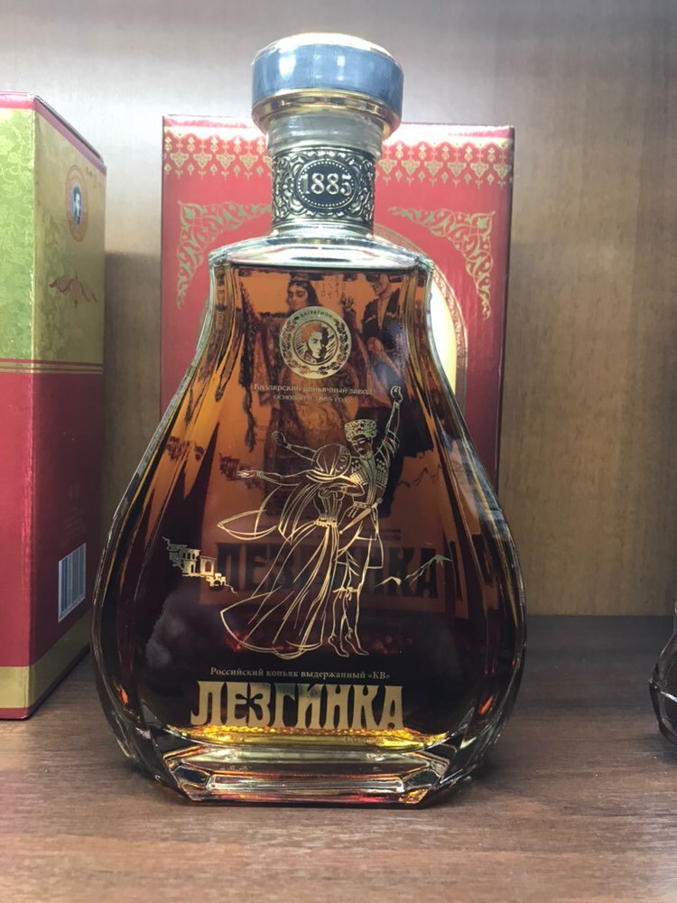 Подарочная бутылка коньяка "Лезгинка"