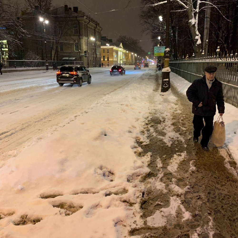 Кирочная улица в Петербурге утром 9 января. Фото «Новости районов Санкт-Петербурга» 