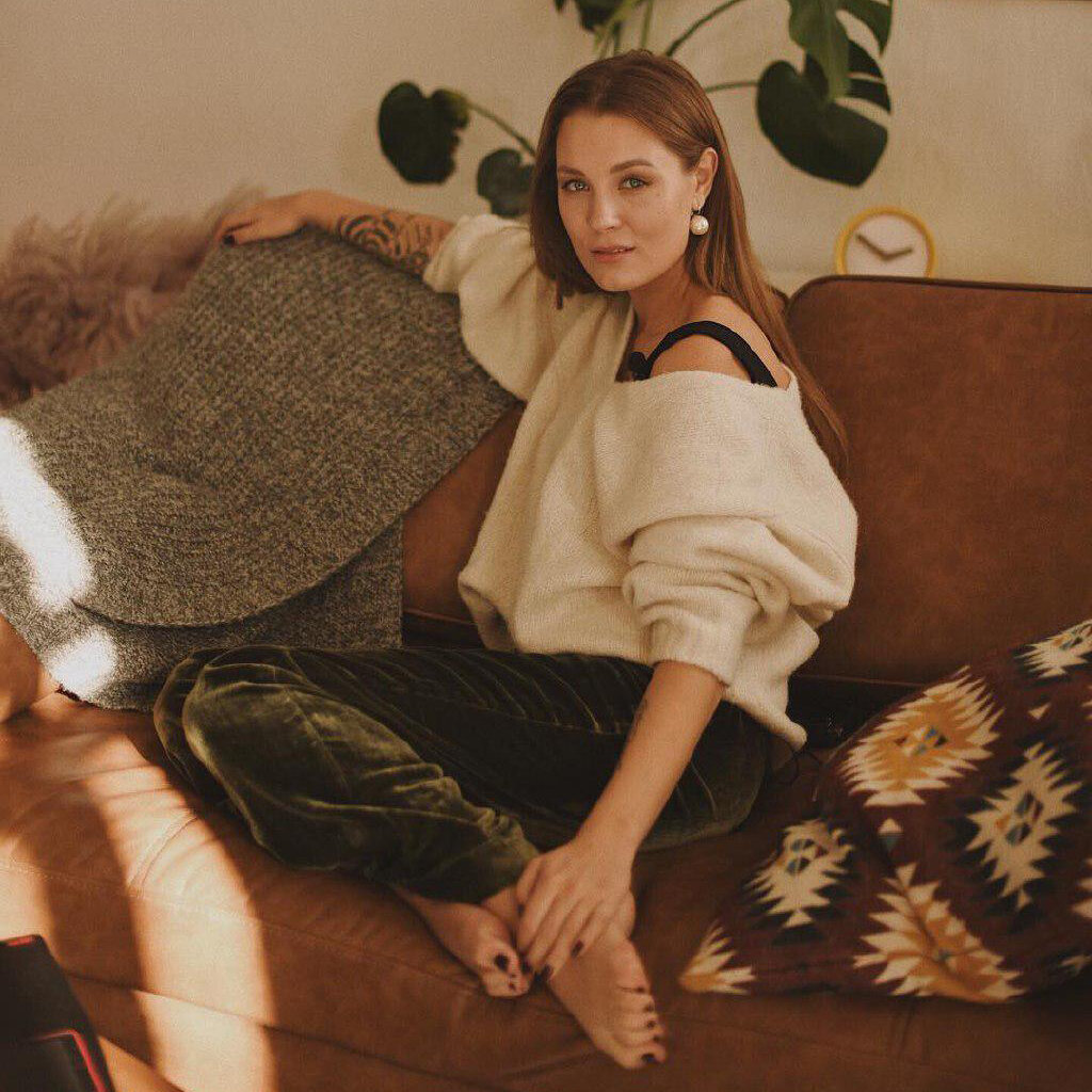 Это Маруся Селиверстова, автор книги "Дома у Маруси"