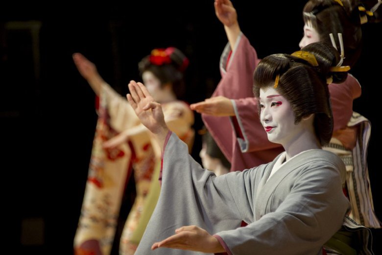 Эйтаро, единсвенный сегодня мужчина гейша в Японии