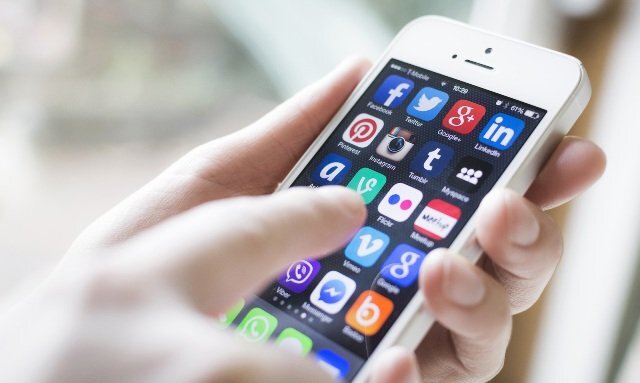                                 Приложение будет доступно для платформ Android и iOS