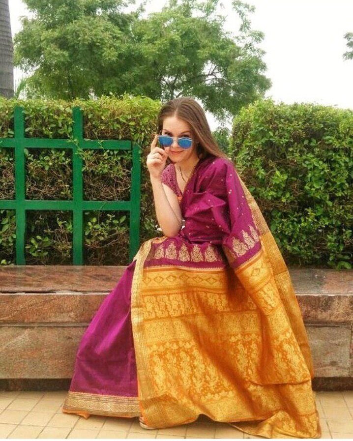 На этом фото оень хорошо видно золотое паллу.