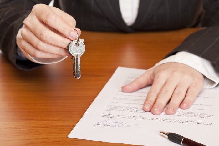 Сначала оценить все выгоды и риски - потом купить