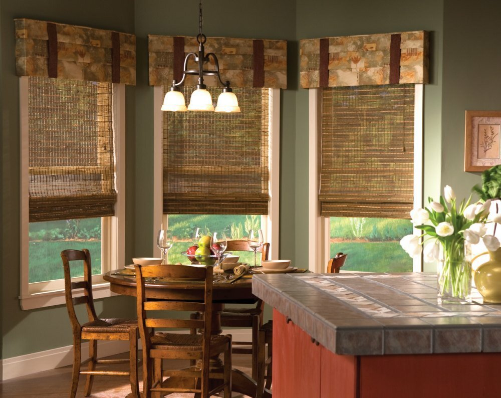 Рулонные шторы на кухню с фото в интерьере - Галерея Окон