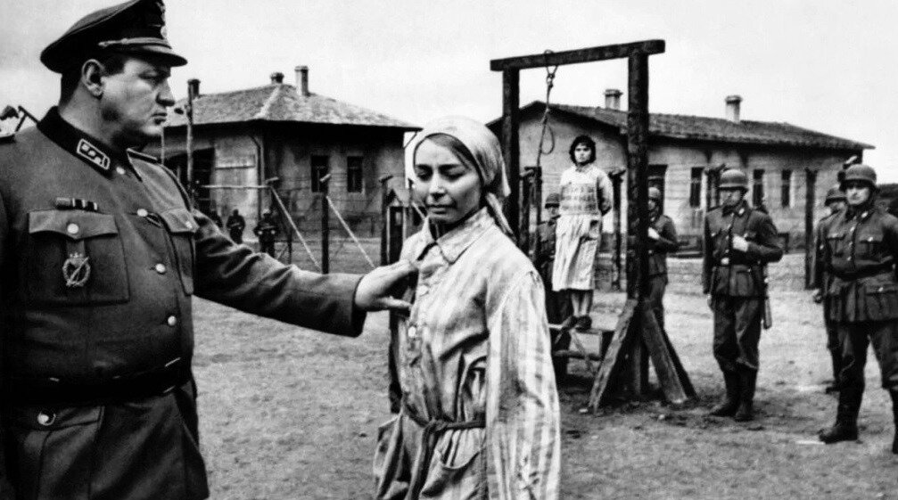 Исторические тайны, история, концлагерь, женщина военный, война. Фото взято из открытых источников.