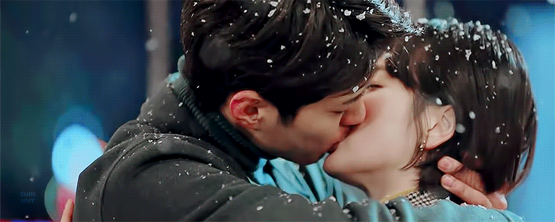 Сцена поцелуя в дораме "Бойфренд"