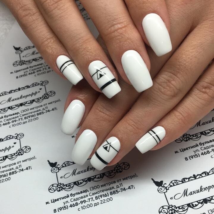 Красивые белые ногти. Белые ногти значение. Шикарный белый маникюр. Sally hansen белый лак. Лак белый женский.