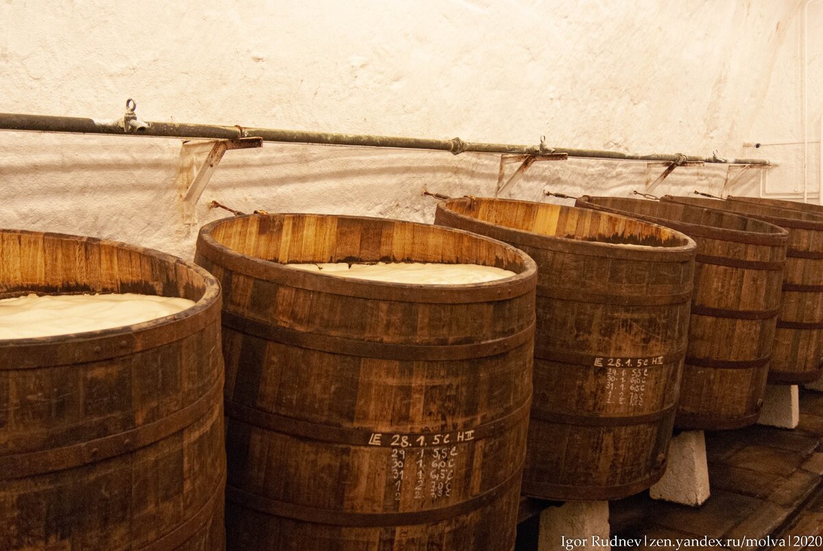 Те самые бочки, из которых наливают "нефильтрованное и непастеризованное"