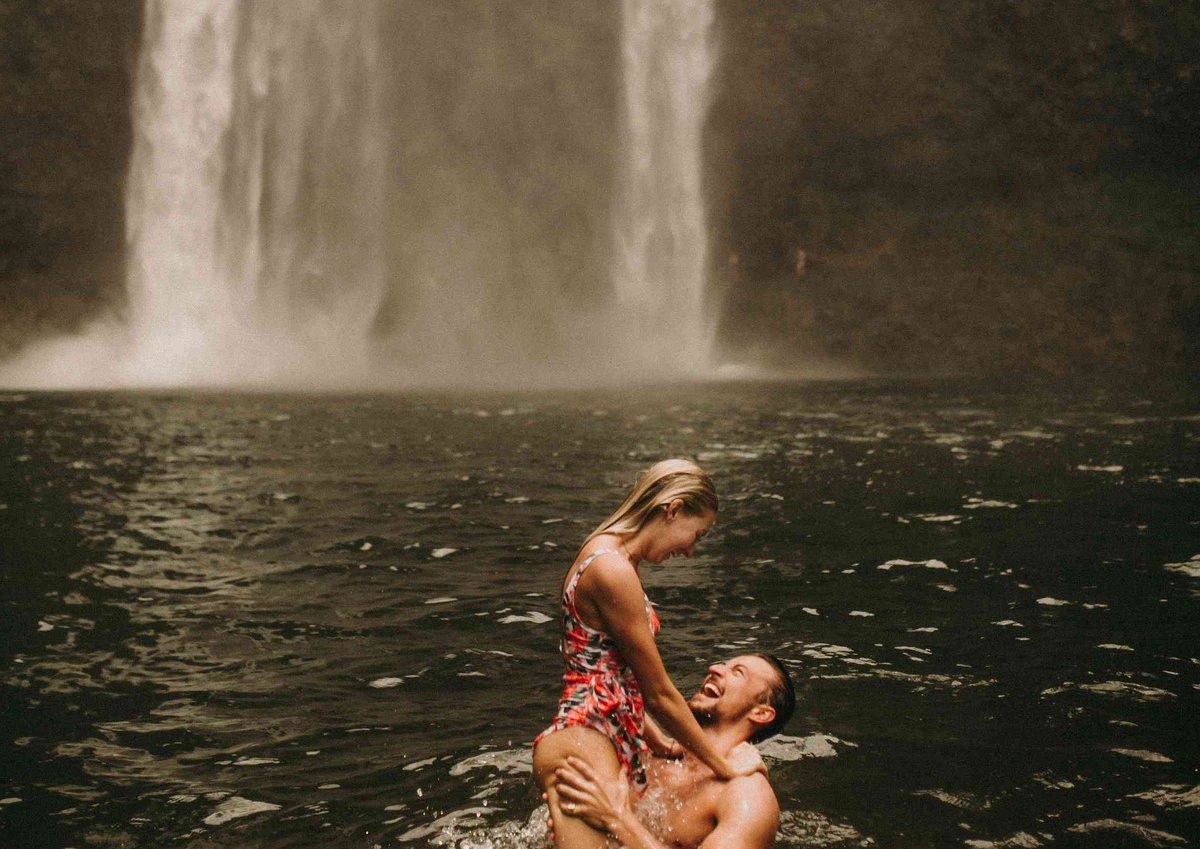 Если вам одиноко и не с кем провести время, наш сайт знакомств подберет вам пару рядом с вами, которые согласны на кратковременные встречи для секса или долгосрочные отношения. Тысячи одиноких людей разного возраста, пола, национальностей ждут вас. Ссылка на сайт в конце рассказа