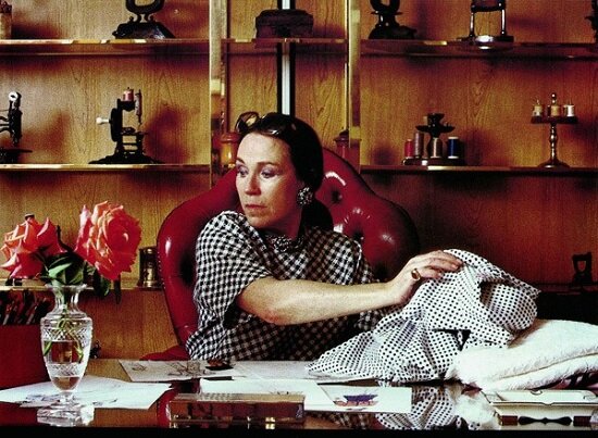 Селин Випиано за работой