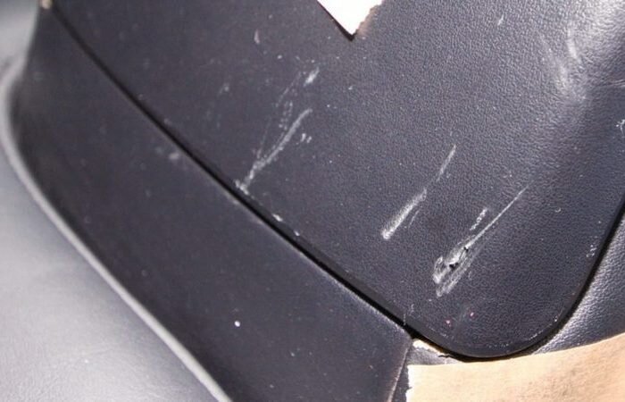  Как быстро и без особых затрат убрать царапины на пластике в салоне авто