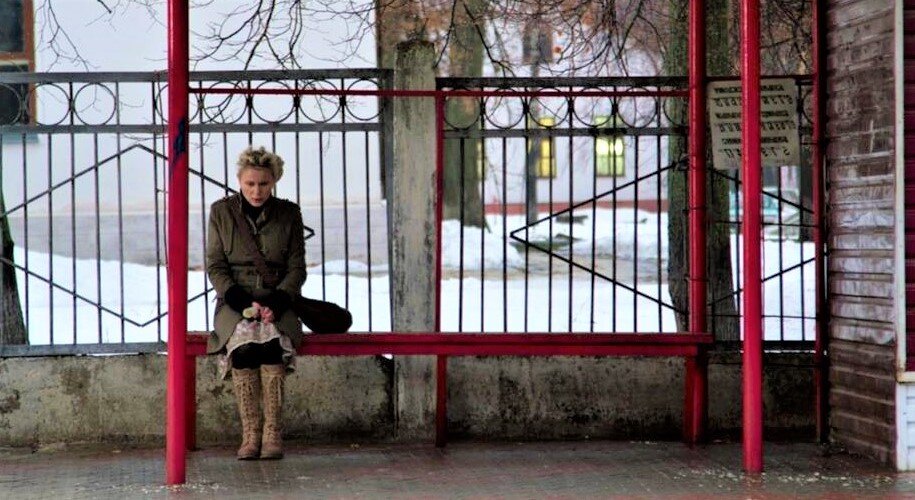 Кадр из свободных источников «Жить» (2012)