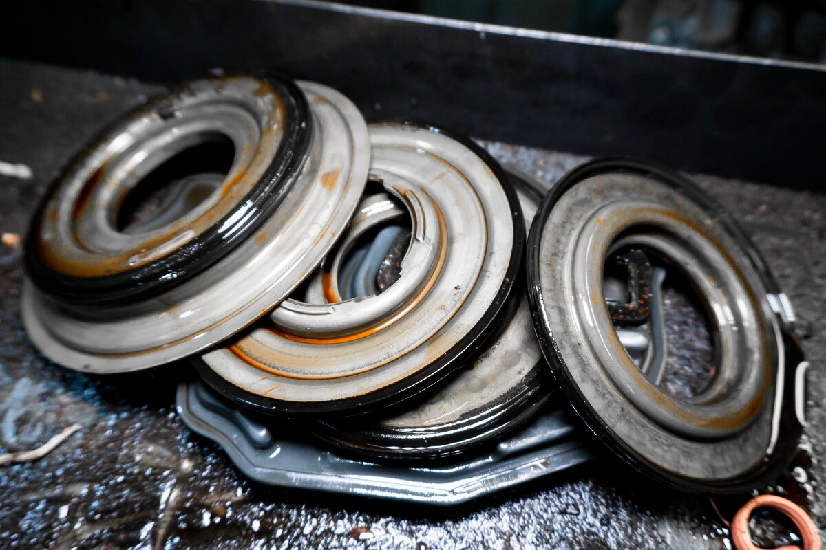 Поршень тормозной ленты акпп ad4. Поршень b2 для коробки 722408,мерседес 124,. Поршень тормоза акпп 4hp20. Износ акпп. Комплект поршней акпп 5l40e.