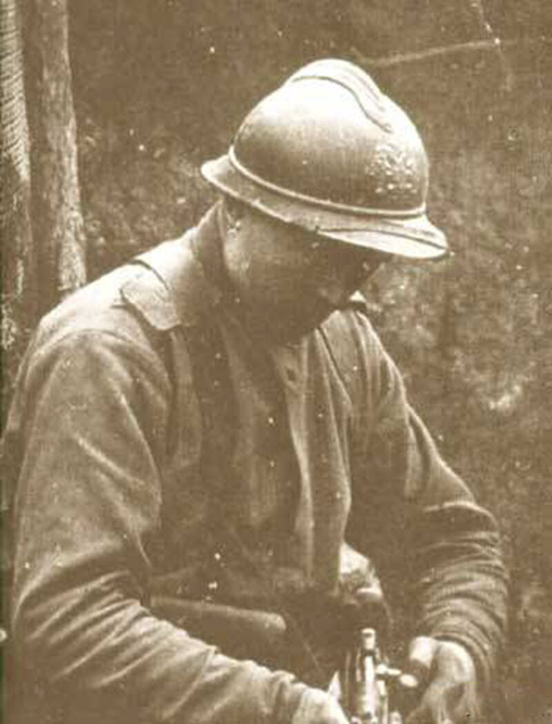 Каска Адриана м1916