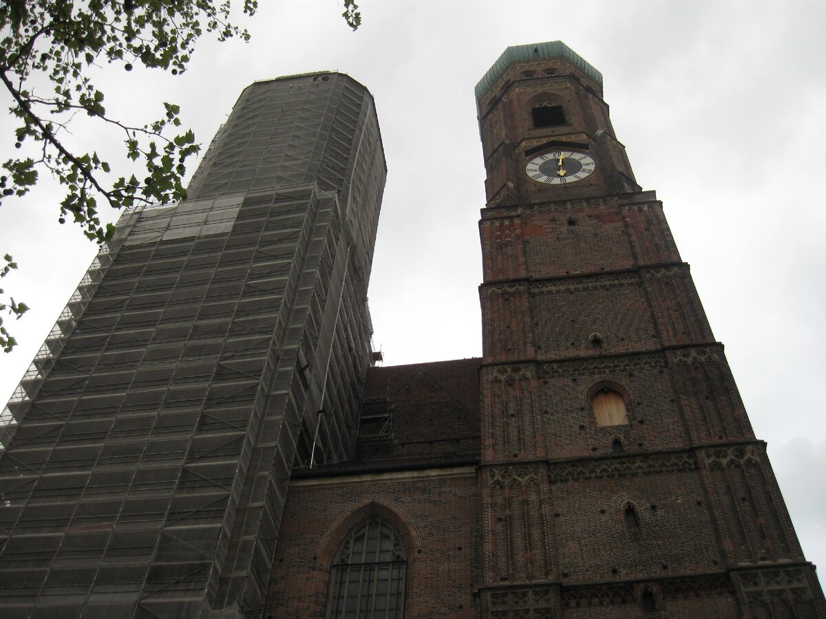 Фрауэнкирхе - старейший храм в Мюнхене. Фото из личного архива