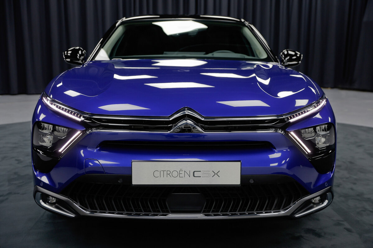 Citroën C5 X: самый статусный в линейке марки вряд ли спутаешь с другим автомобилем