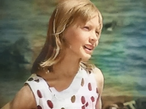 Кадр из фильма "Девочка и эхо" (СССР, 1964)