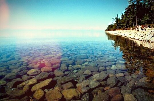 Путешествие к Байкалу. Уникальная прозрачность байкальской воды. Фото из открытых источников.