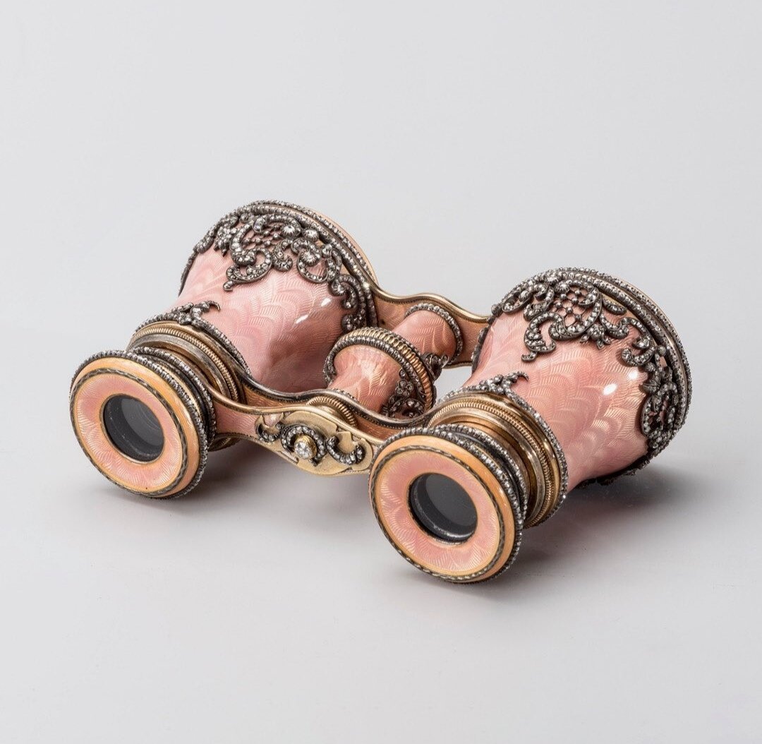 Театральный бинокль. Мастер Михаил Перхин. Бриллианты, розовая эмаль. 1898-1903гг.