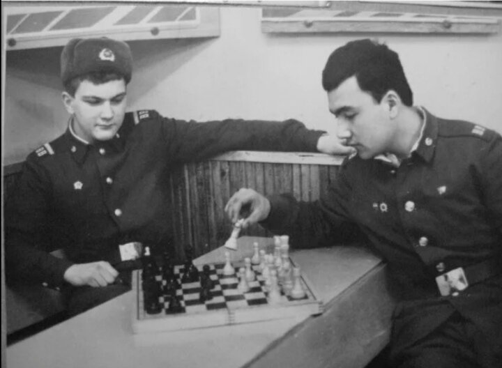 Сверхсрочник