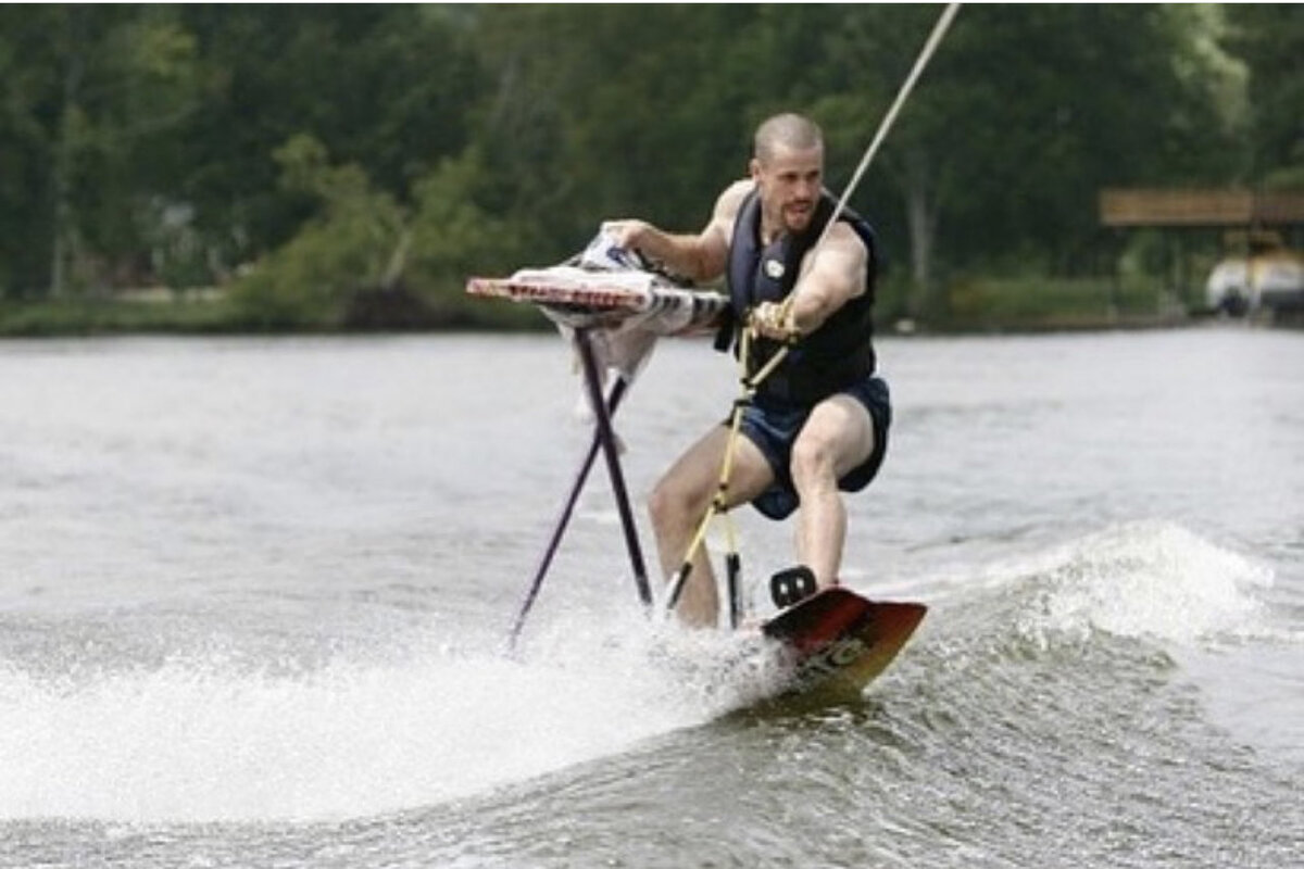 Мне нравится экстрим текст. Экстремальное глажение (айронинг). Extreme Ironing вид спорта. Экстремальная глажка белья. Экстремальная глажка спорт.