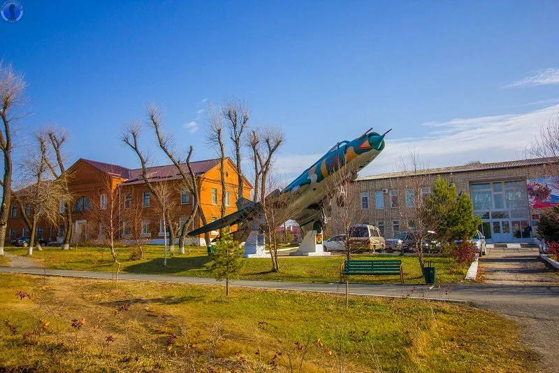 Поселок ярославский приморский край хорольский. Село Хороль Приморский край Гарнизон. Достопримечательности Хороль Приморский край. Памятники Хороля Приморский край.